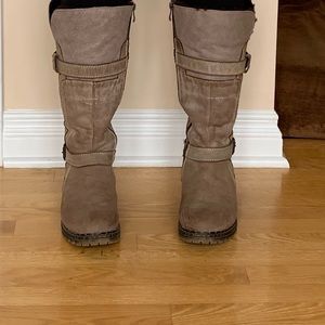 Overland Sheepskin Boots
